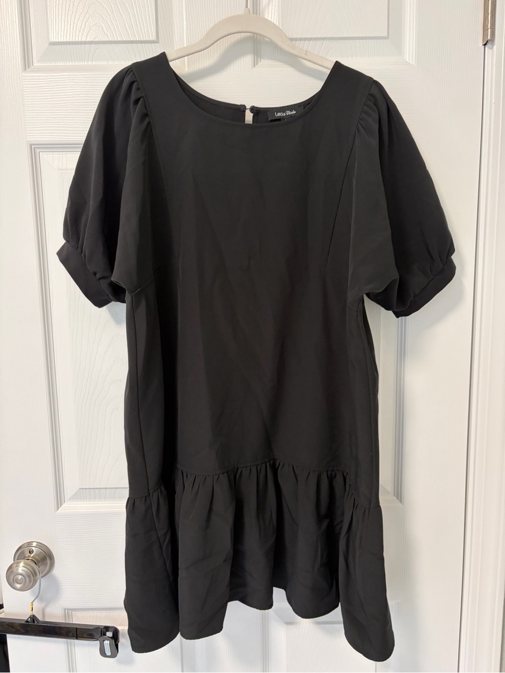 Lea & Viola Black Puff Sleeve Tunic